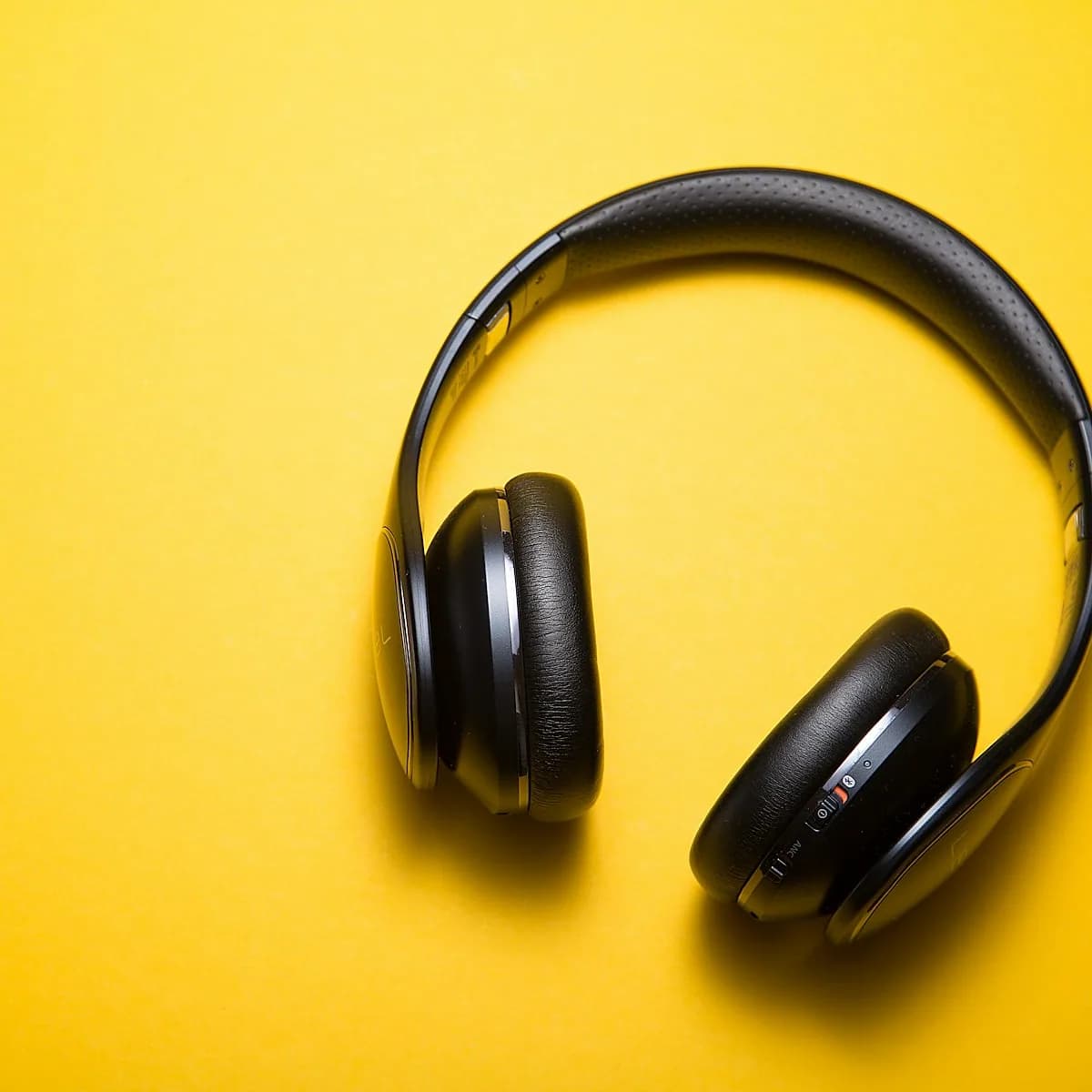 Headphones & speakers
